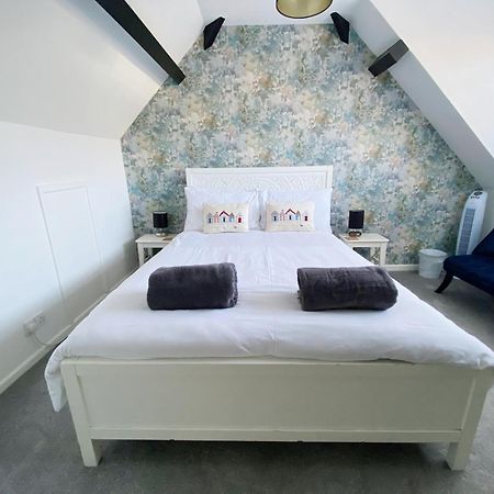 The Beach Hut - 1 Bedroom Apartment Near The Beach ボーンマス エクステリア 写真