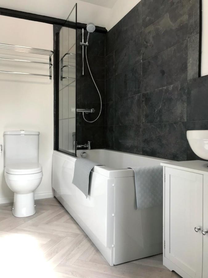 The Beach Hut - 1 Bedroom Apartment Near The Beach ボーンマス エクステリア 写真