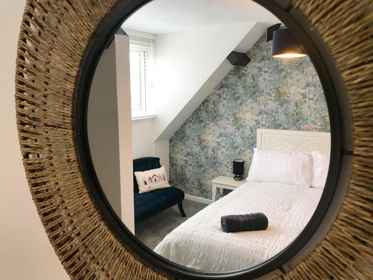 The Beach Hut - 1 Bedroom Apartment Near The Beach ボーンマス エクステリア 写真